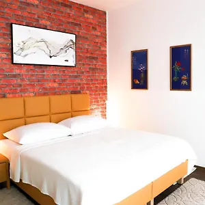 «go West» Guest Avusturya